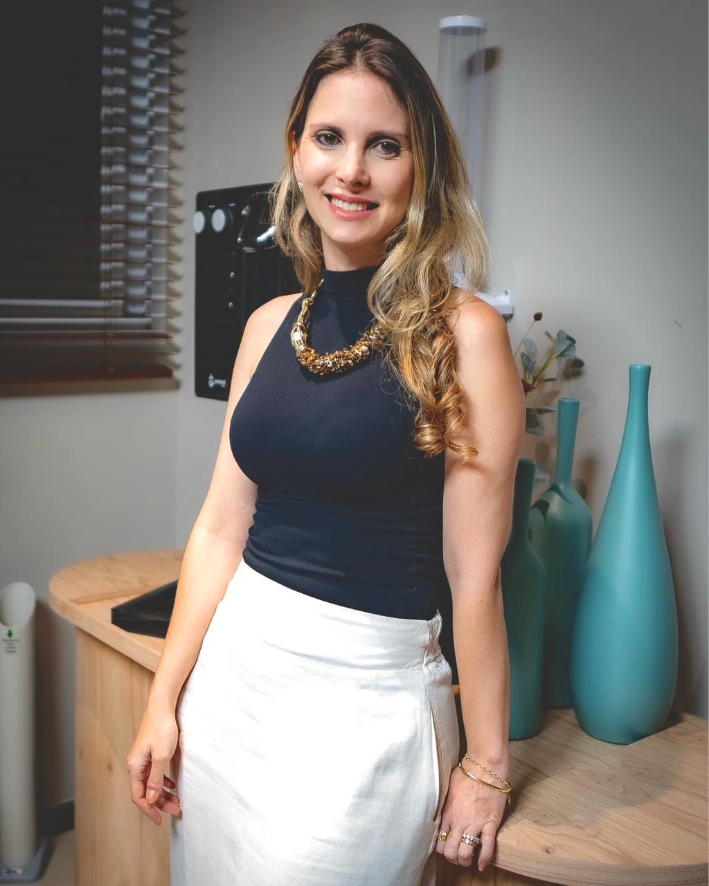 Dra. Karen Menegheli Gatti V. De Sousa